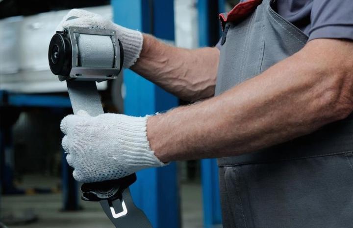 Samodzielna naprawa pasów bezpieczeństwa w samochodzie – proste wskazówki, by uniknąć kosztownych błędów