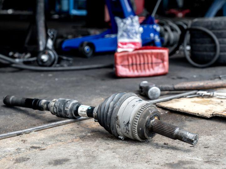 Objawy uszkodzonej półosi BMW