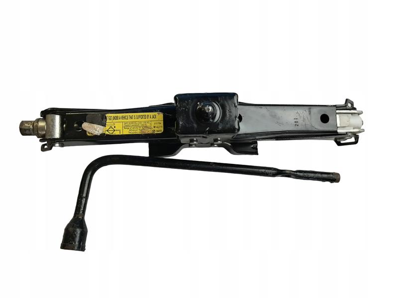 Gdzie szukać lewarka w Renault Trafic? Niezbędne informacje i praktyczne porady