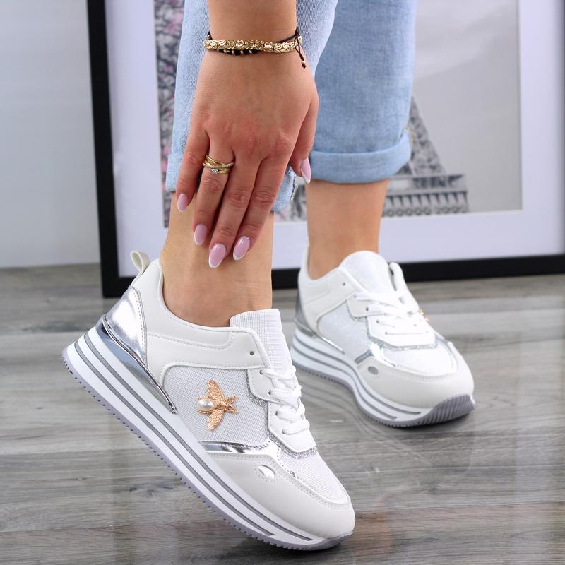 Pranie adidasów w pralce