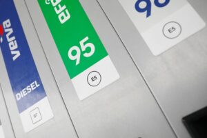 Benzyna E5 i E10: Kluczowe informacje o kompatybilności i nadchodzących zmianach