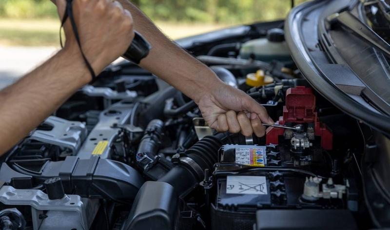 Wybór akumulatora do Toyoty Yaris 1.0 – najlepsze opcje i jak ich nie pomylić!