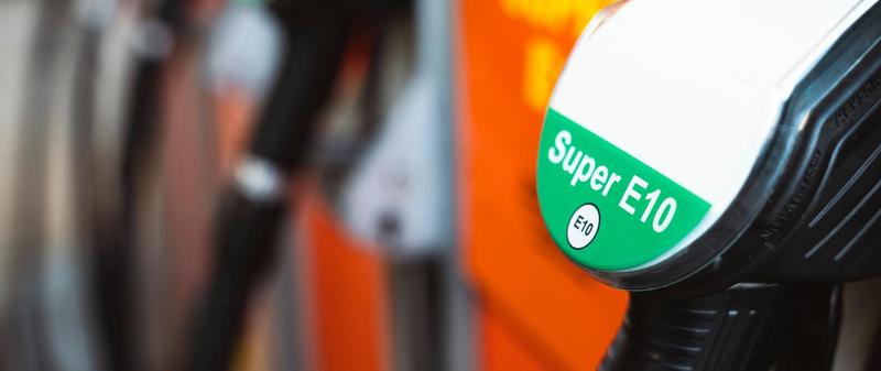 Jak sprawdzić E10 w samochodzie