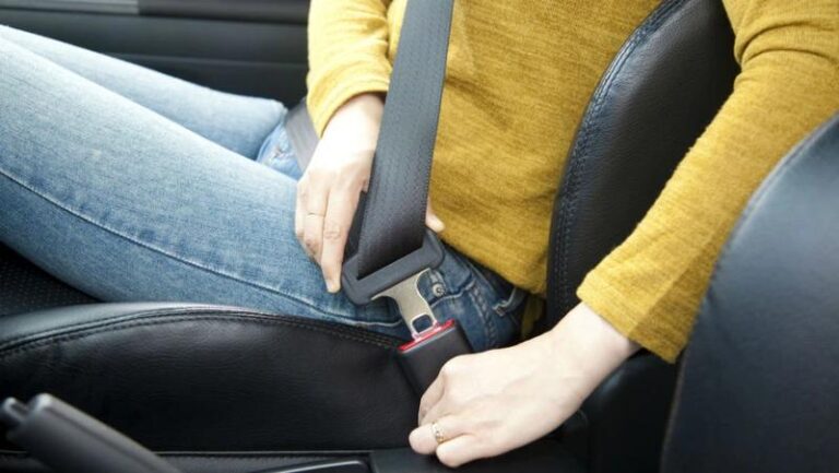Jak dbać o pasy bezpieczeństwa? Skuteczne smarowanie, które poprawi ich funkcjonalność i zapobiegnie zniszczeniu