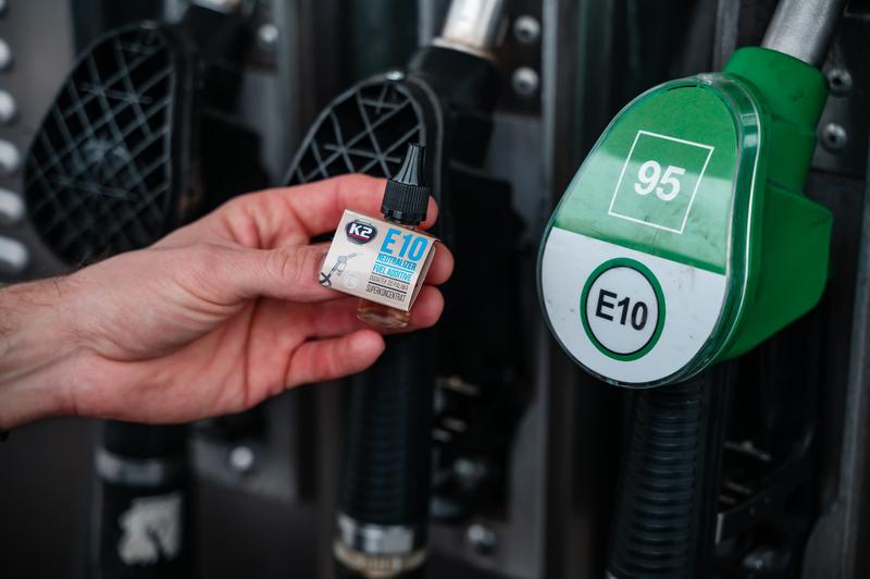 Bezpieczeństwo i zgodność paliwa E10