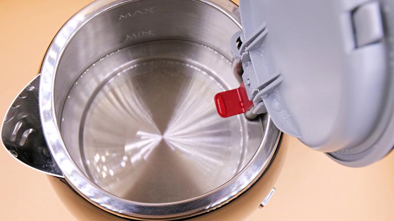 Odkamienianie czajnika