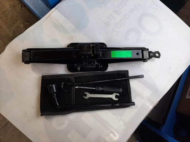 Narzędzia do lewarka