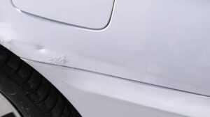 Jak skutecznie pozbyć się rdzy z karoserii? Praktyczne metody i porady, które musisz znać